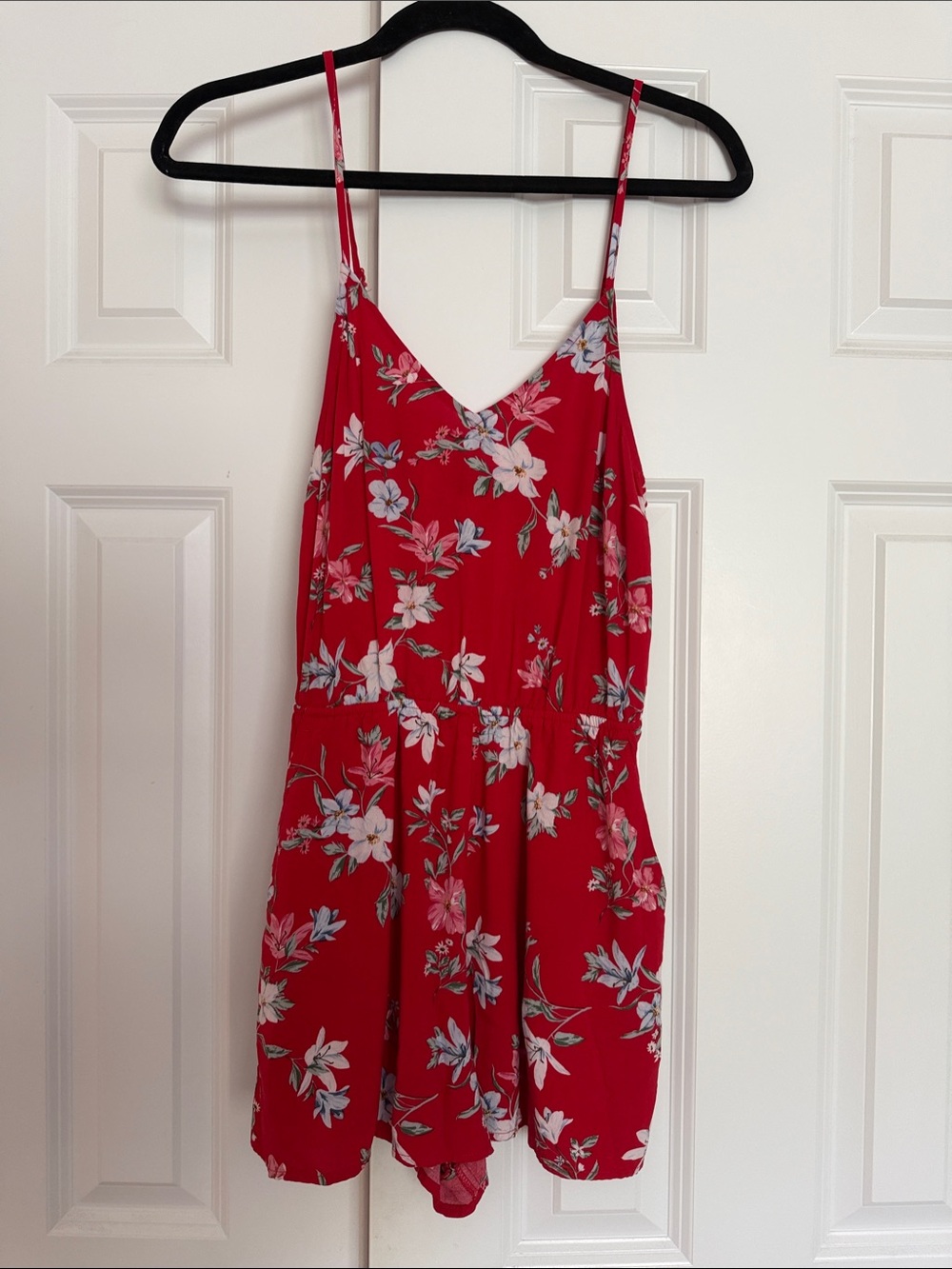 H&M Red Floral Spaghetti-Strap Romper Women’s size 4